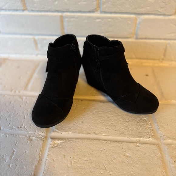 Girls Black Wedge Ankle Boots - Picture 5 of 6